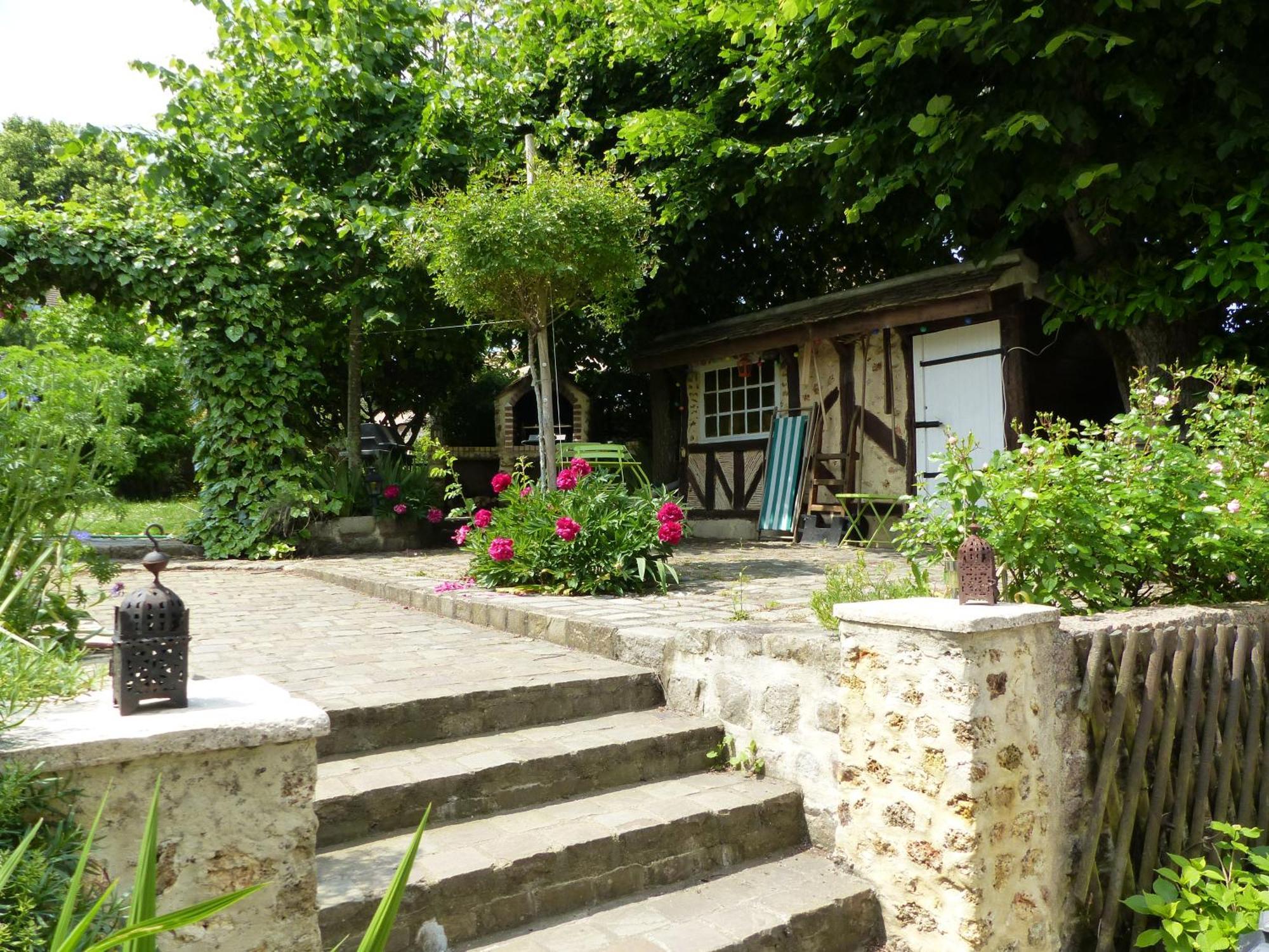 Maison D'Hotes La Source Magny-les-Hameaux Exterior photo